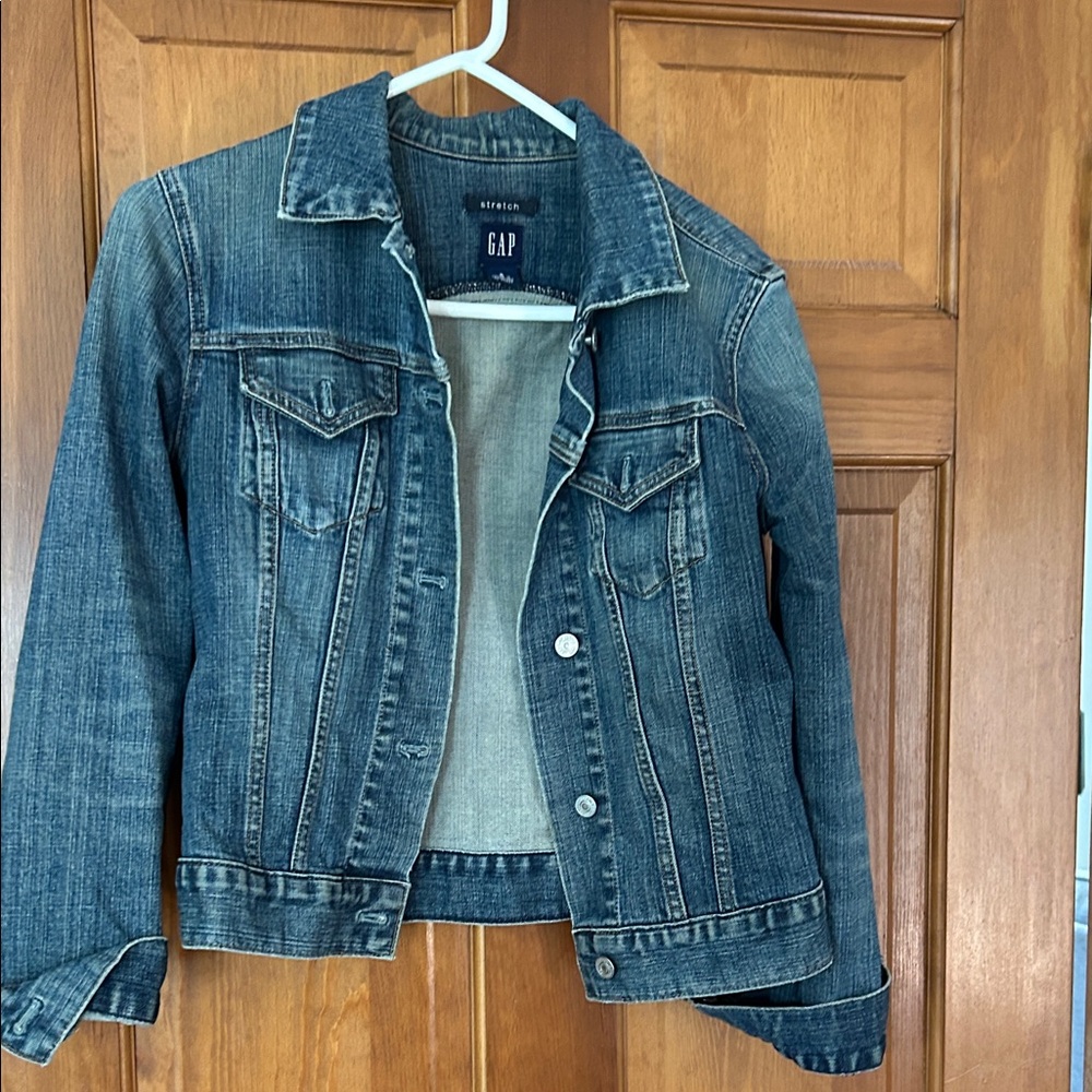 GAP Women's Faded Blue Denim Jacket
